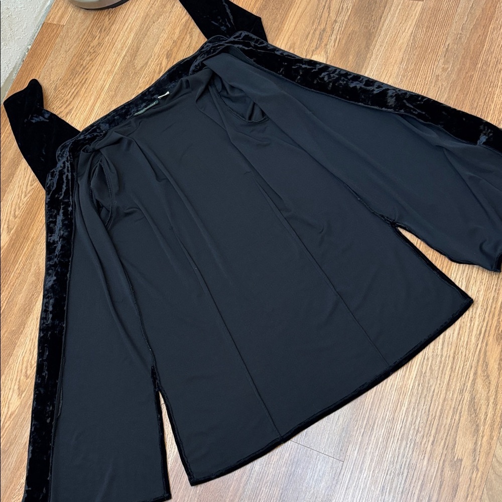 Harve Benard By Bernard Holtzman black crush velvet long sleeve top. Size M. - Picture 10 of 17